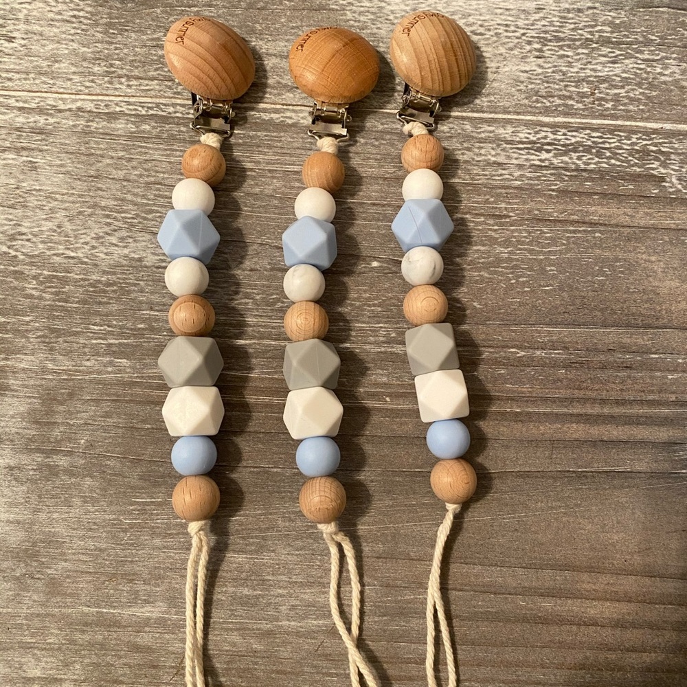 pacifier clip set of 3 Brand New